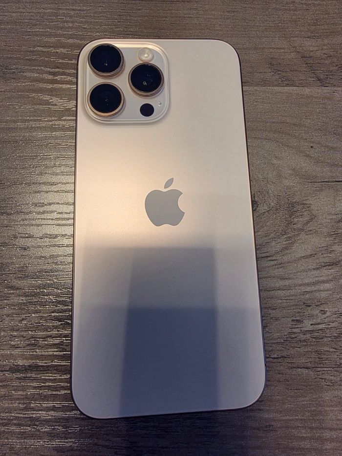 i P h o n e 16 pro max - photo numéro 3