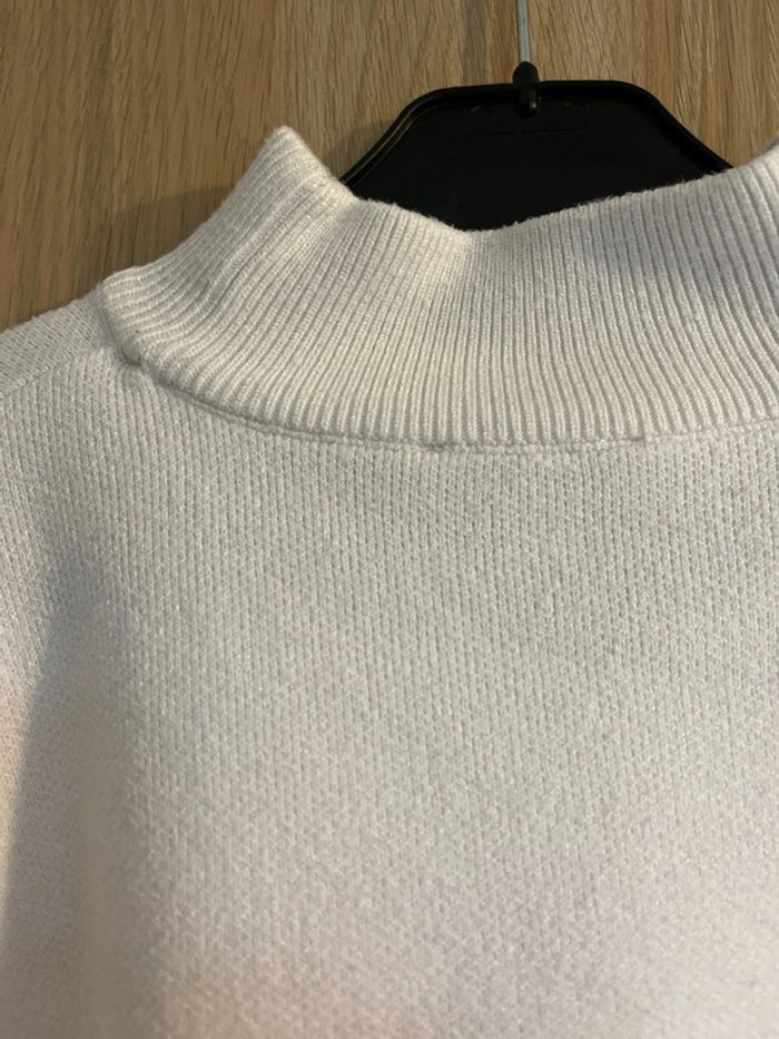 Pull blanc col roulé - photo numéro 3