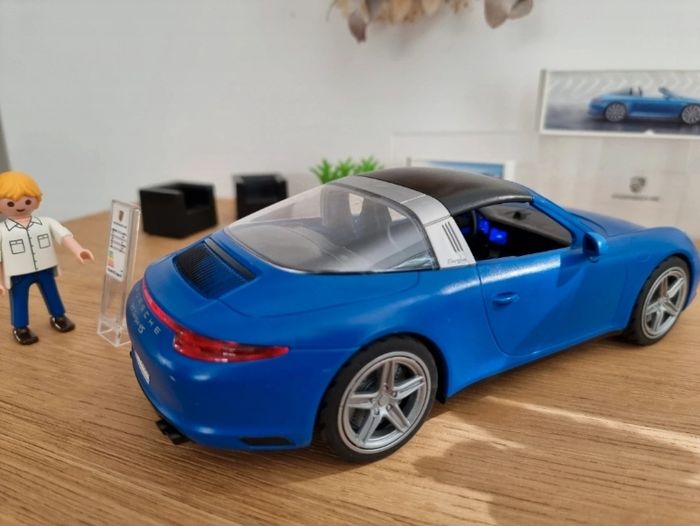 Porsche 911 Targa 4S
Playmobil 
Excellent état 
Fonctionne parfaitement 
Prévoir 3 piles LR03 - photo numéro 4