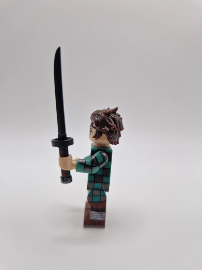 Figurine type lego Tanjiro Démon Slayer - photo numéro 2