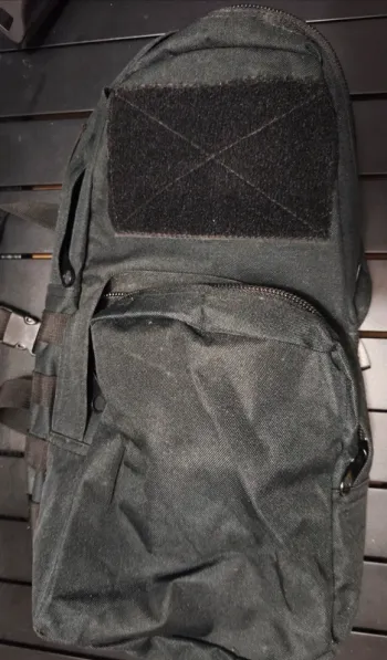 Sac à dos tactique avec poche à eau (style Camelbak) - Neuf