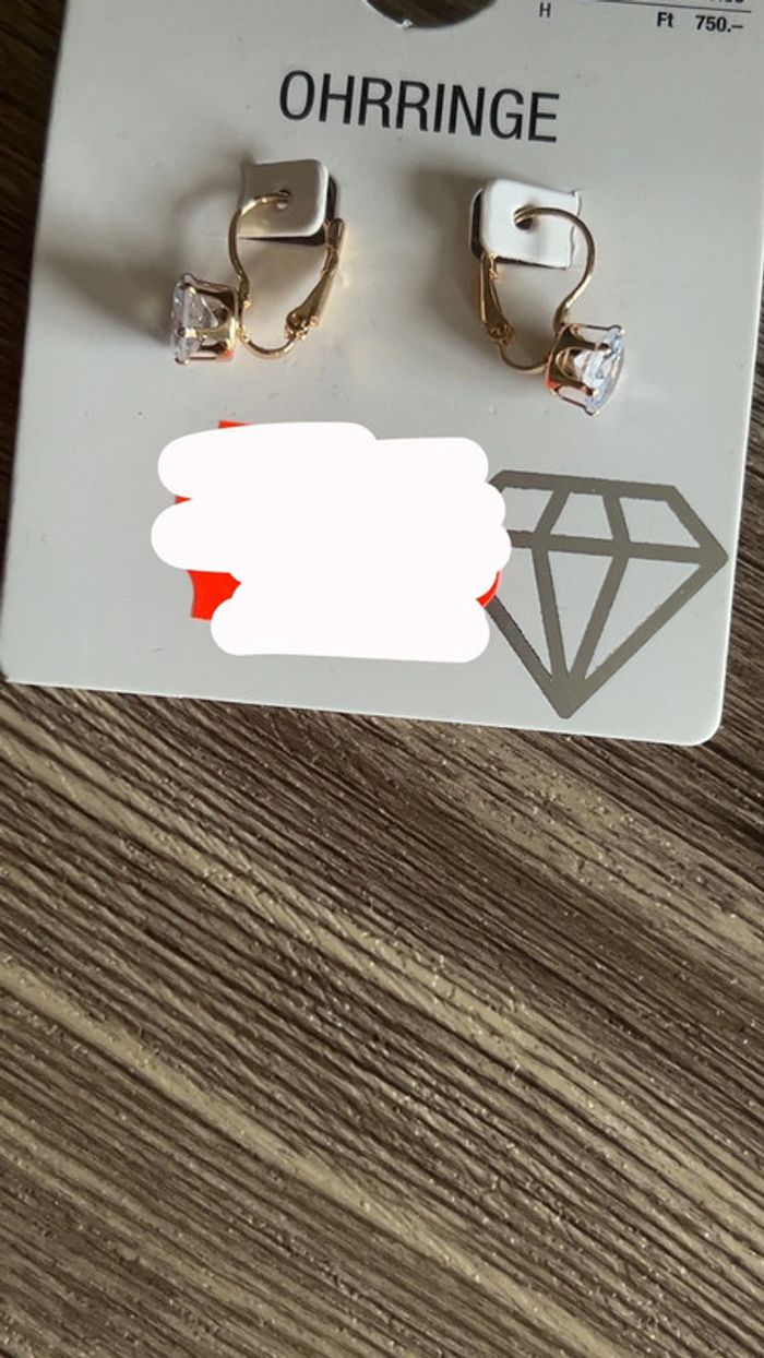 Boucles d’oreilles neuves