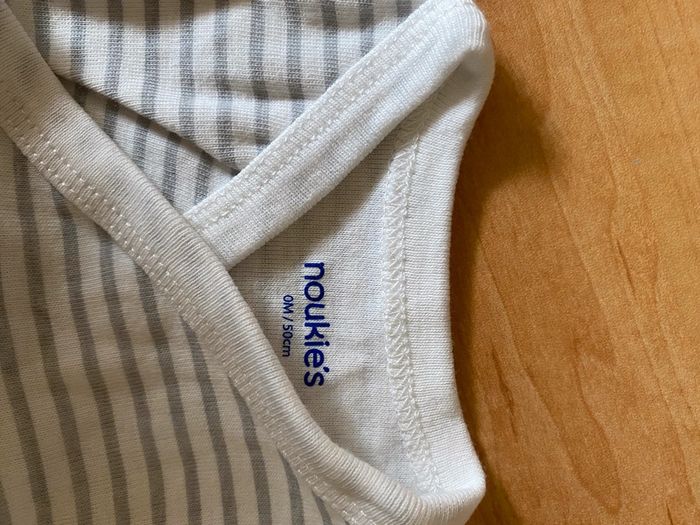 Lot de 2 bodies - photo numéro 4