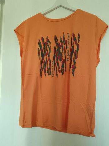 Tee shirt orange