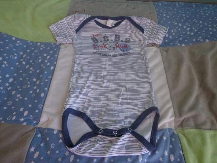 Lot bodies absorba 9 mois - photo numéro 2