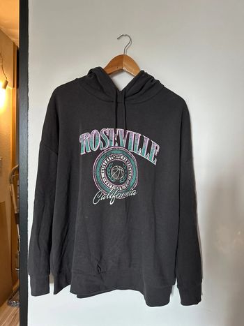 Sweat universitaire gris foncé