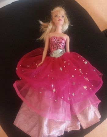 Barbie avec chaussures et sac à main 