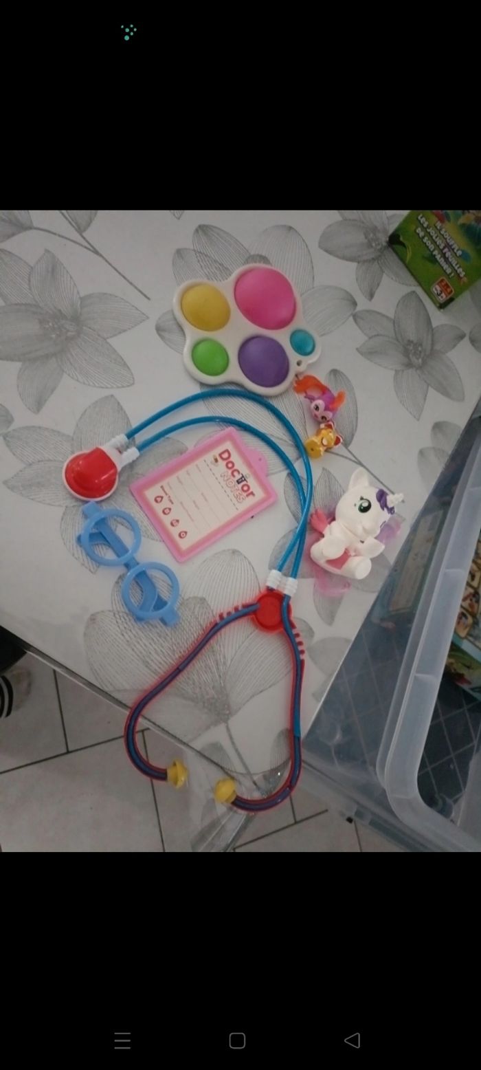 Petit lot de jouer - photo numéro 2