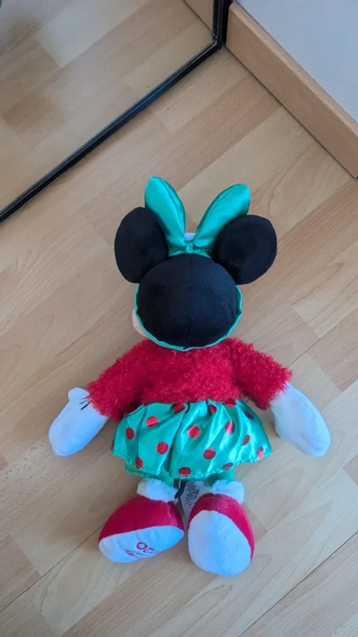 Peluche Minnie millésime 2020 disney - photo numéro 3