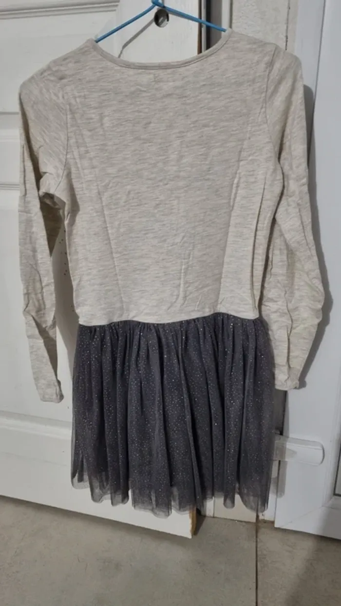 Robe gris chiné avec tulle pailletté - photo numéro 4