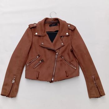 Veste Courte Zippé en Daim Pour Femme. Marque Zara. Taille S