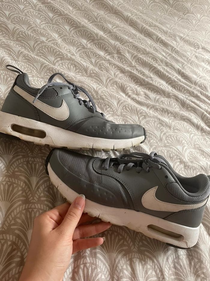 Baskets Nike air grises et blanches 🦋 - photo numéro 6
