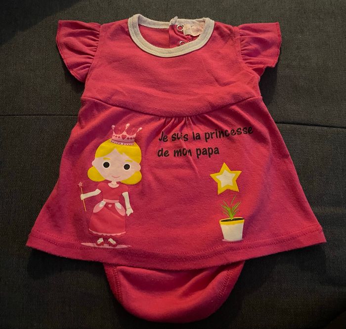 Lot bodies manches courtes 3 mois - photo numéro 3