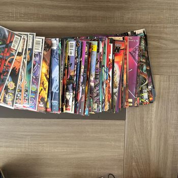 Lot de 67 comics Marvel , dc comics, x force ( divers )