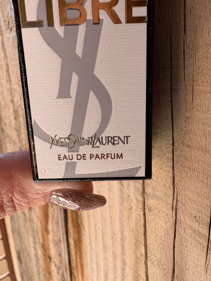 Miniature de parfum « Libre » ysl 7,5 ML - photo numéro 2