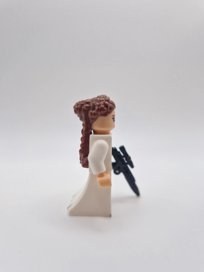 Figurine type lego Princesse Leia star wars - photo numéro 4