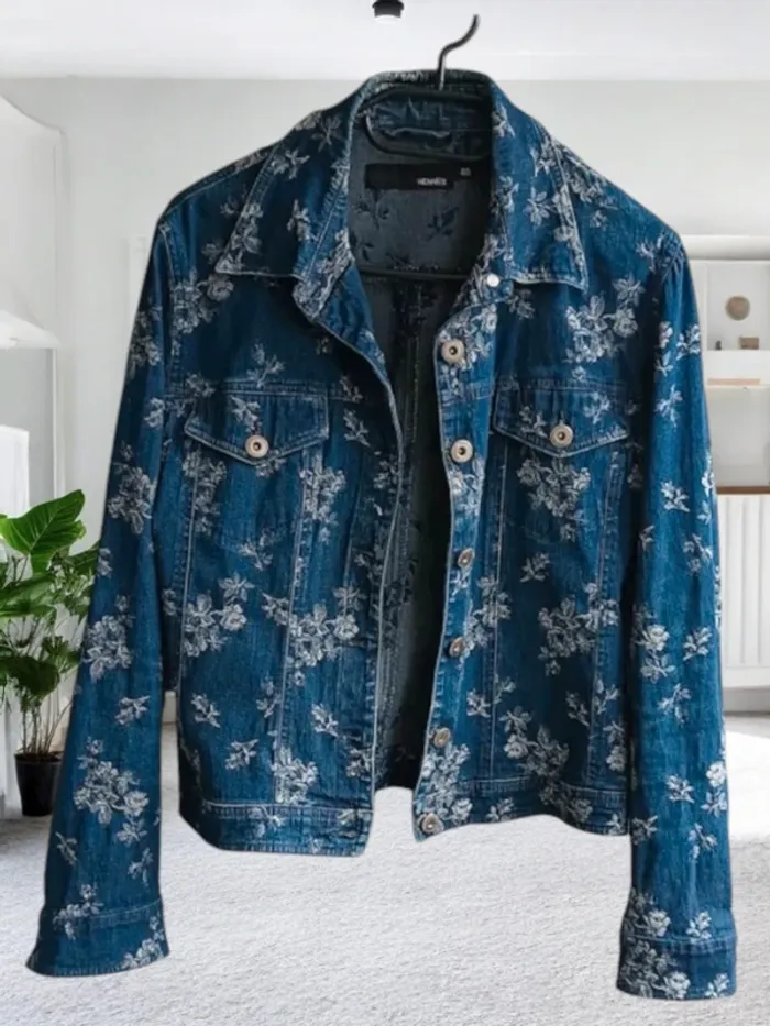 Veste en jean Hennes ,coupe droite , motifs blancs floraux, texture stretch - photo numéro 7