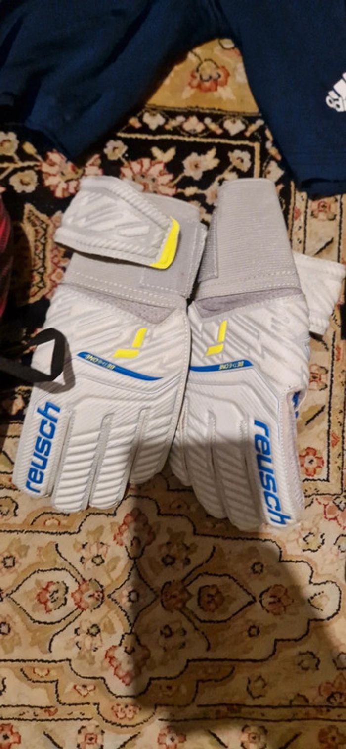 Lot football chaussures gants de garderies show tshirt - photo numéro 2