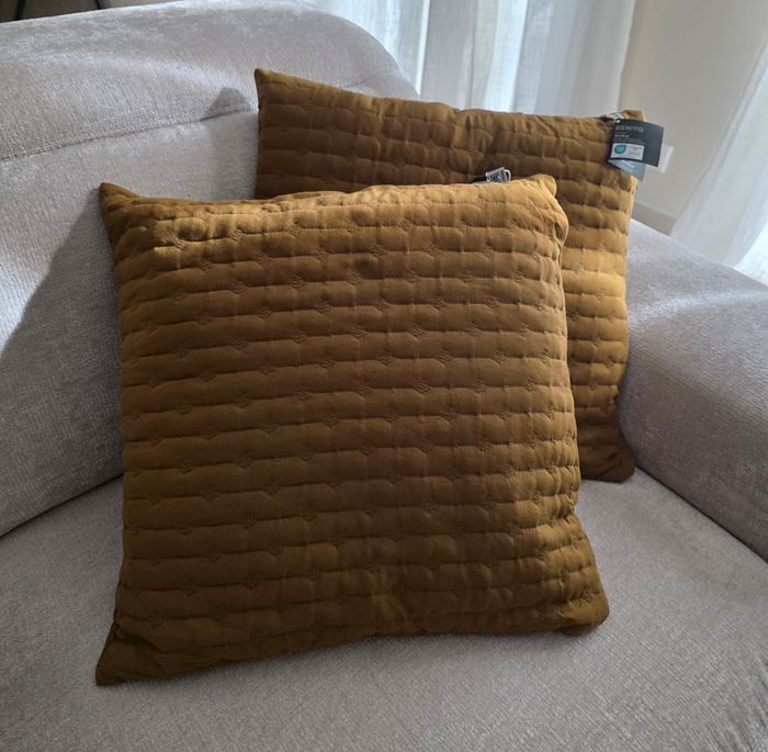 Lot de 2 coussins neufs Benito Moutarde