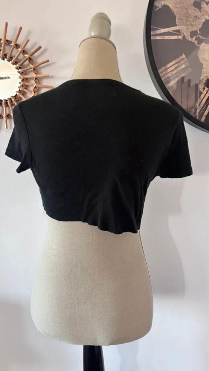 💕 top court déchiré avec trou taille 36 38 - photo numéro 2