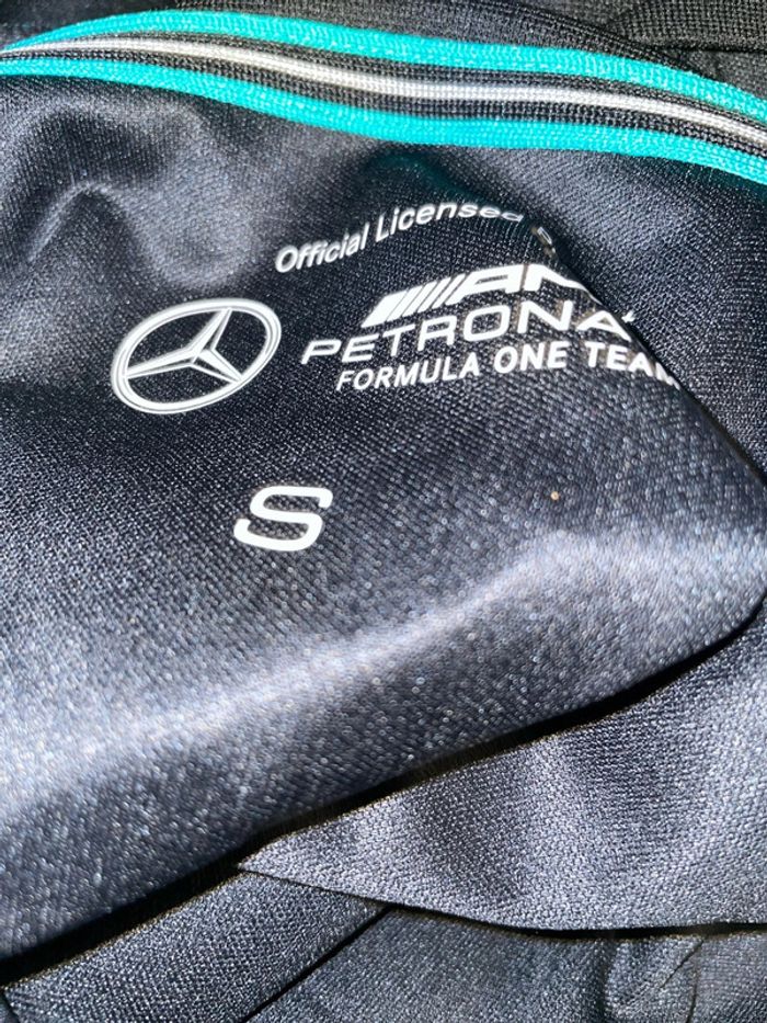 T-shirt Noir et vert Mercedes sponsor tS - photo numéro 3