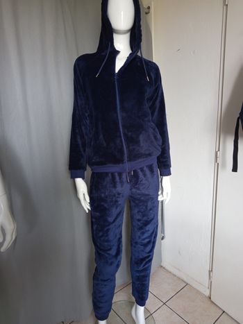 Tenue intérieur femme
