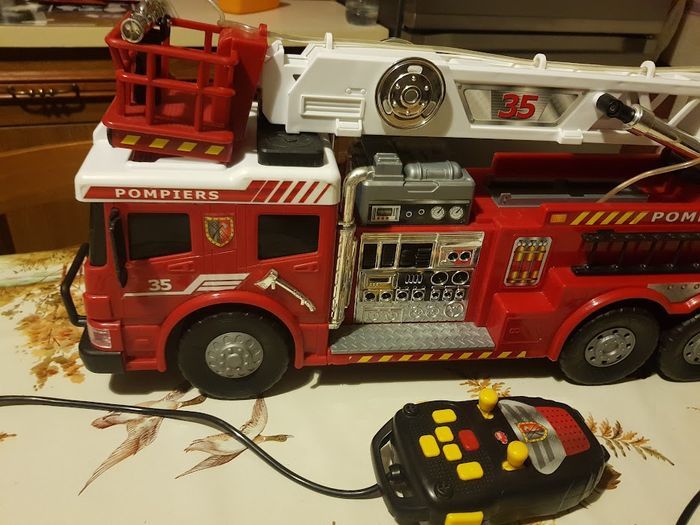 Grand camion de pompier 55cm avec échelle télécommandé - Dickie Toys - photo numéro 2