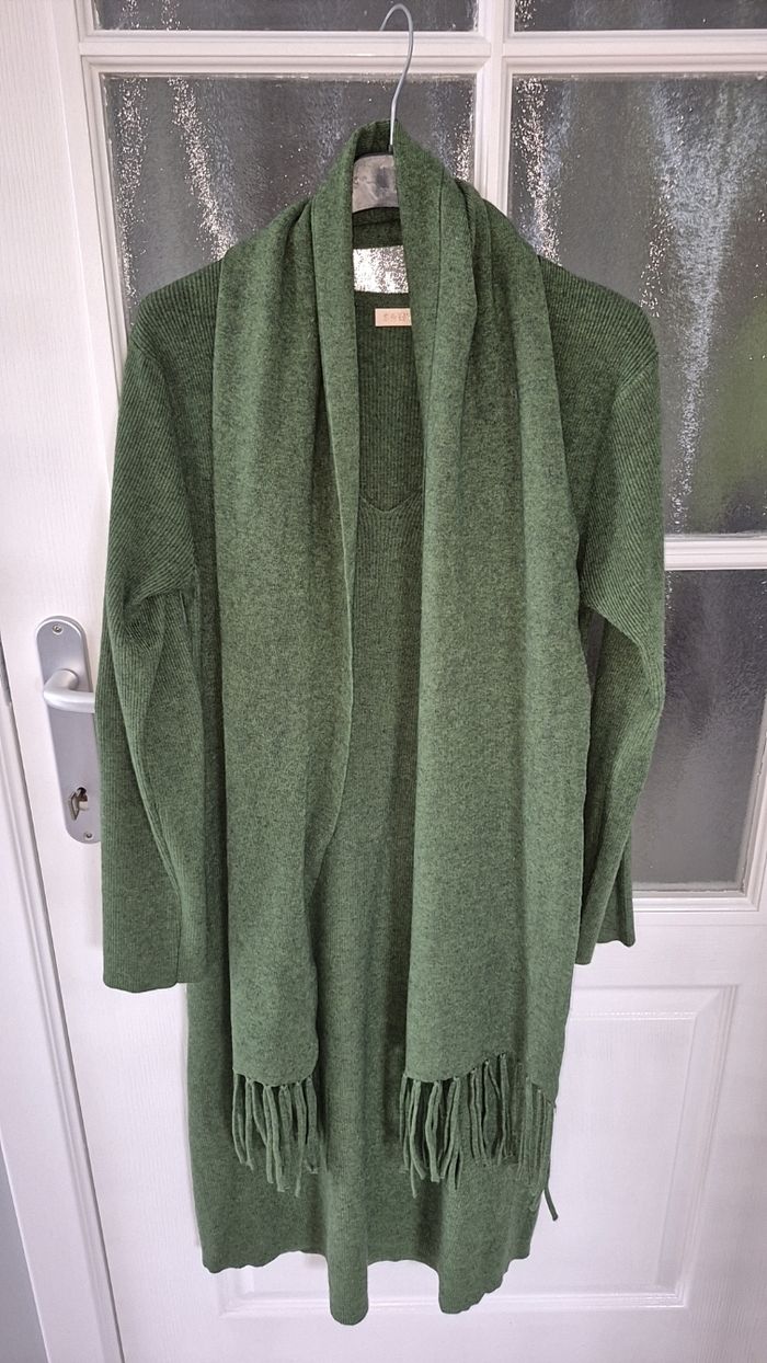 Robe femme avec écharpe - photo numéro 2