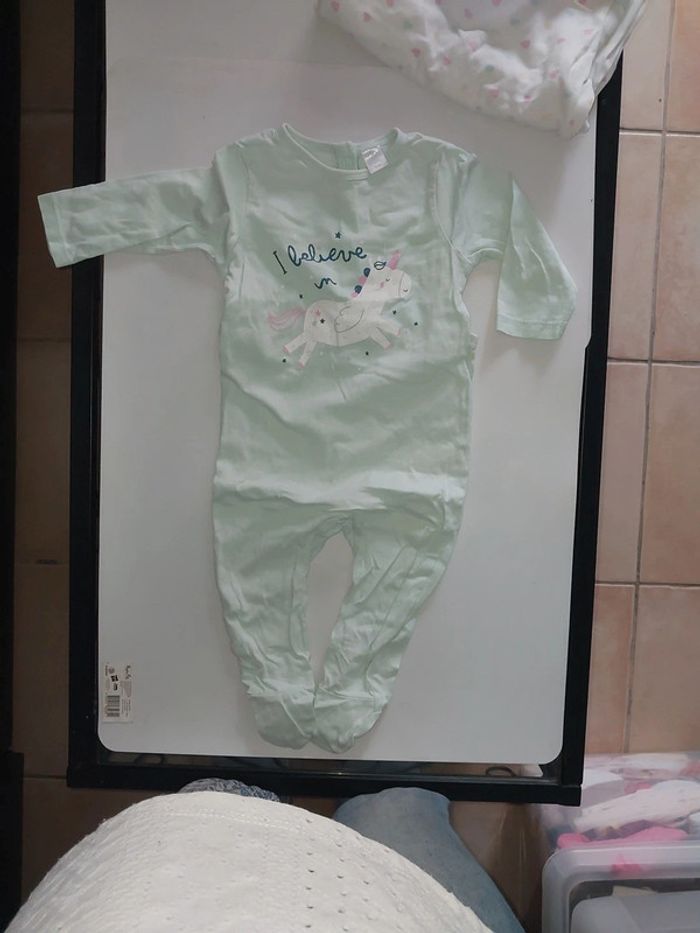 Lot pyjama fin 9 mois - photo numéro 5
