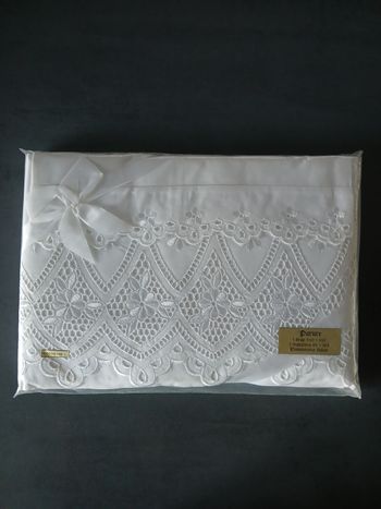 Drap  + taie de traversin 100 % coton
Neuf