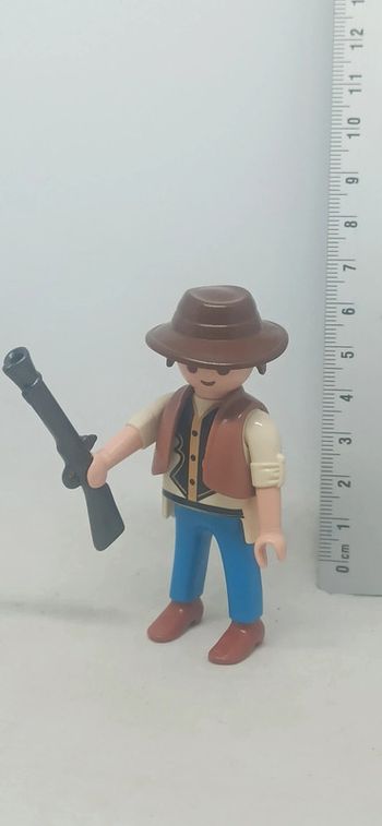 Homme Cowboy avec gilet et chapeau marron playmobil