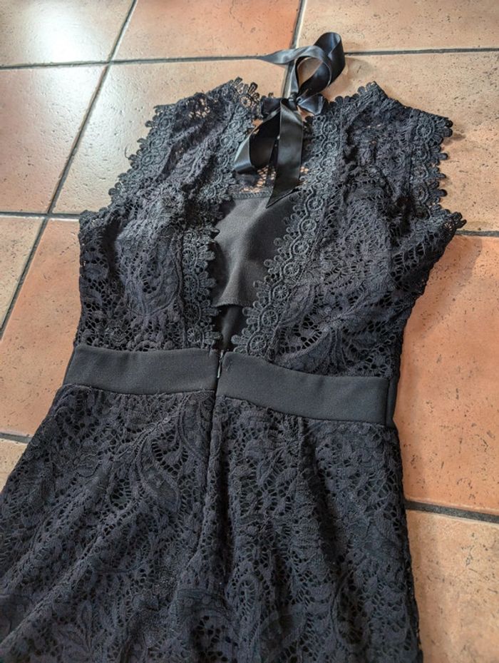 Robe noir en dentelle - photo numéro 4