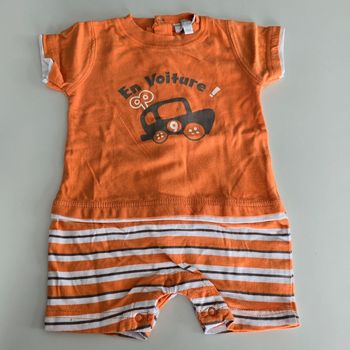 Short et t-shirt en 1 pièce
