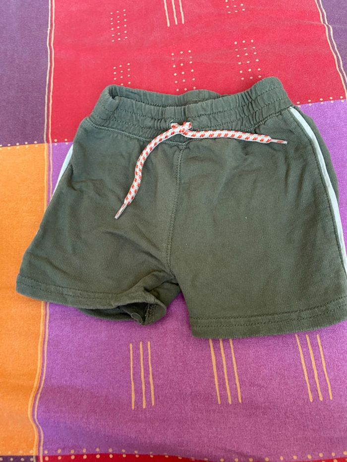 Short, taille 80