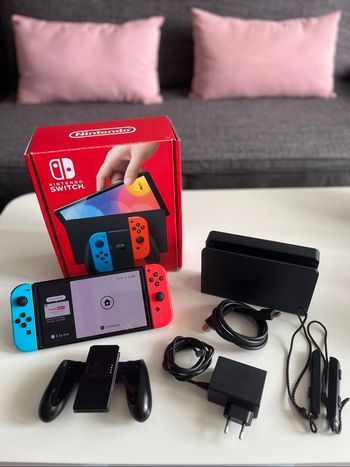 🎮Nintendo Switch Oled - État impeccable + boîte  complète + facture