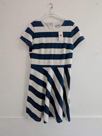 Robe rayée blanche et bleue M petit bateau
