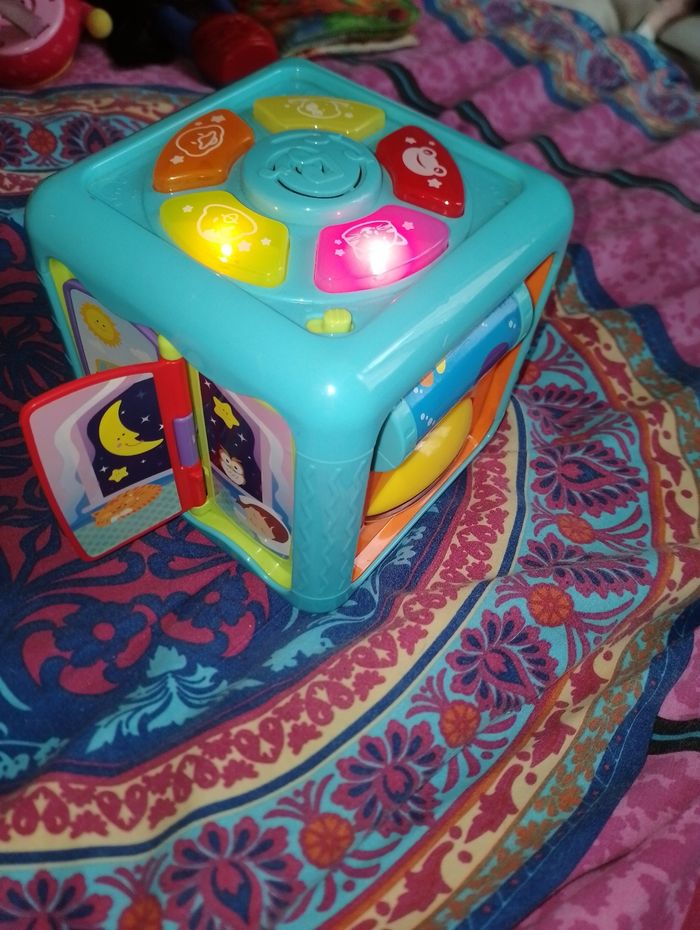 Cube multi activitées 1er âge dès 6 mois