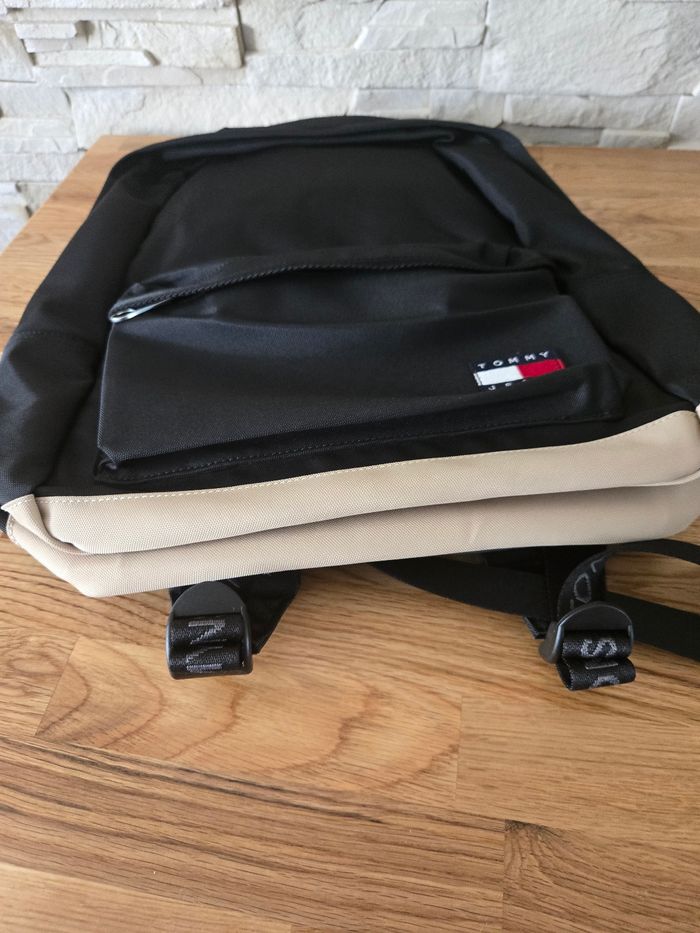 Sac a dos Tommy Hilfiger neuf - photo numéro 2