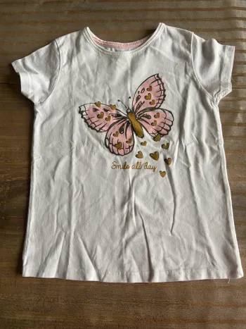 T-shirt manches courtes.