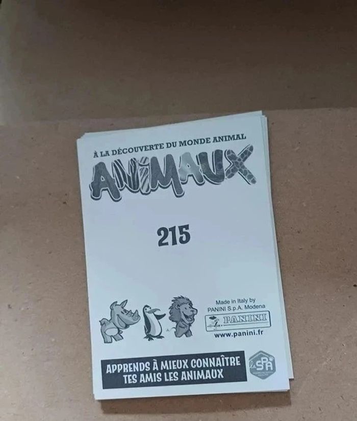 Lot de 10 images Panini A la découverte du monde animal 2019