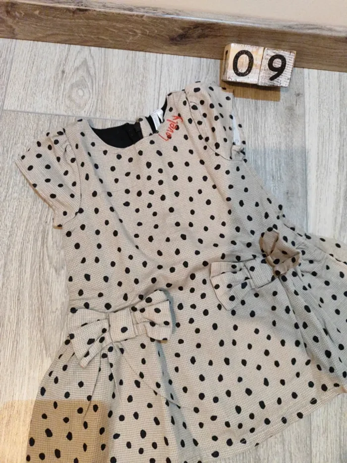 Robe à pois. 9 mois - photo numéro 2