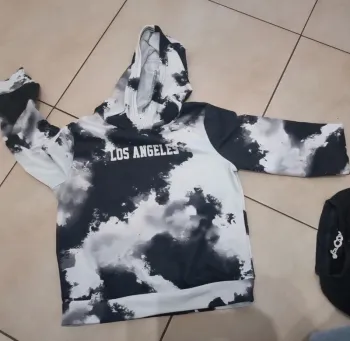 Sweat capuche tye and die