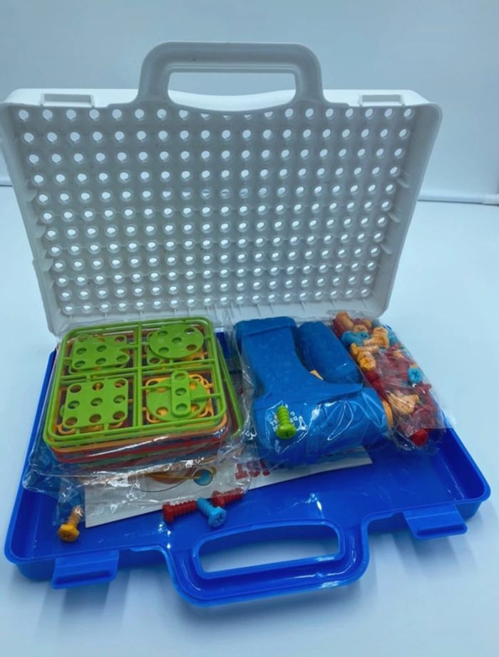 Trousse à outils portative - Jeu de construction avec perceuse - 151 pièces neuves - photo numéro 6