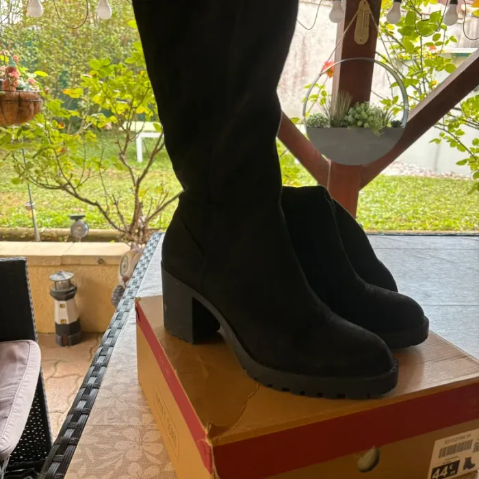 Bottes hautes noires à talon – Taille 40 - photo numéro 2