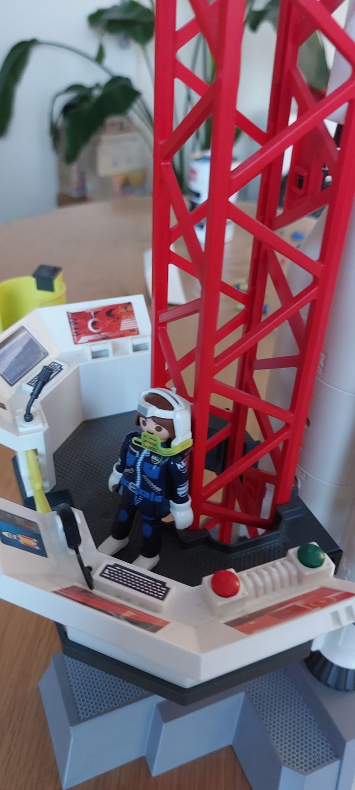 Fusée et plateforme de lancement Playmobil - photo numéro 7