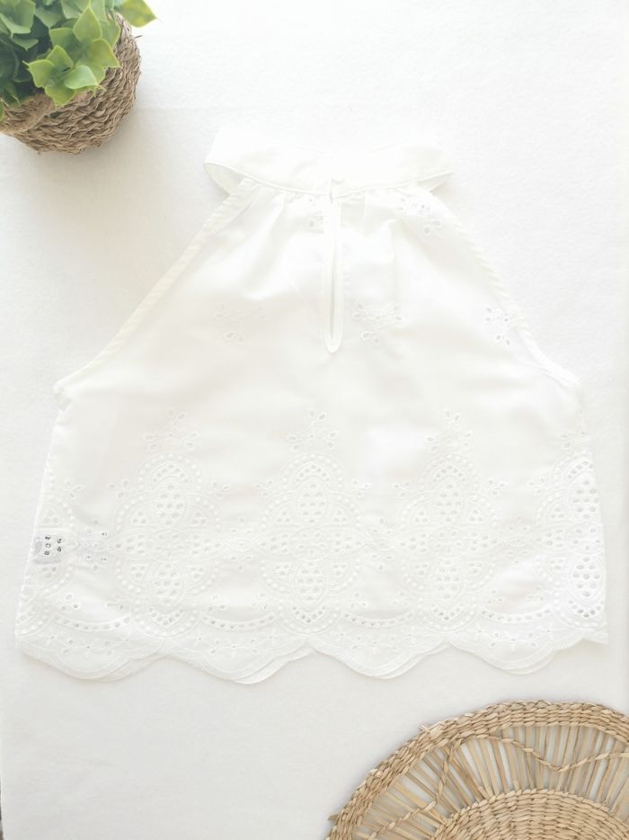 Top blanc ras de cou à broderie anglaise Shein 8/9 Ans - photo numéro 5