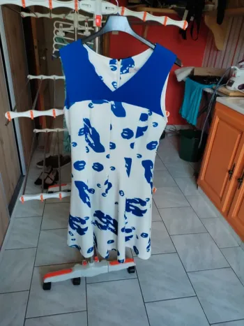 Robe ceintrée blanche bleu For Her taille L