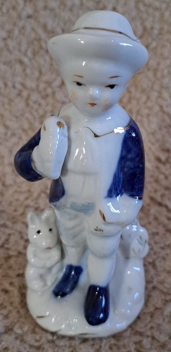 🪆 Statuette en biscuit polychrome - garçon