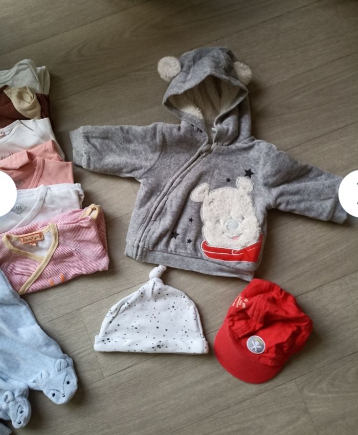 Lot 3 mois 28 pièces 25€ - photo numéro 3