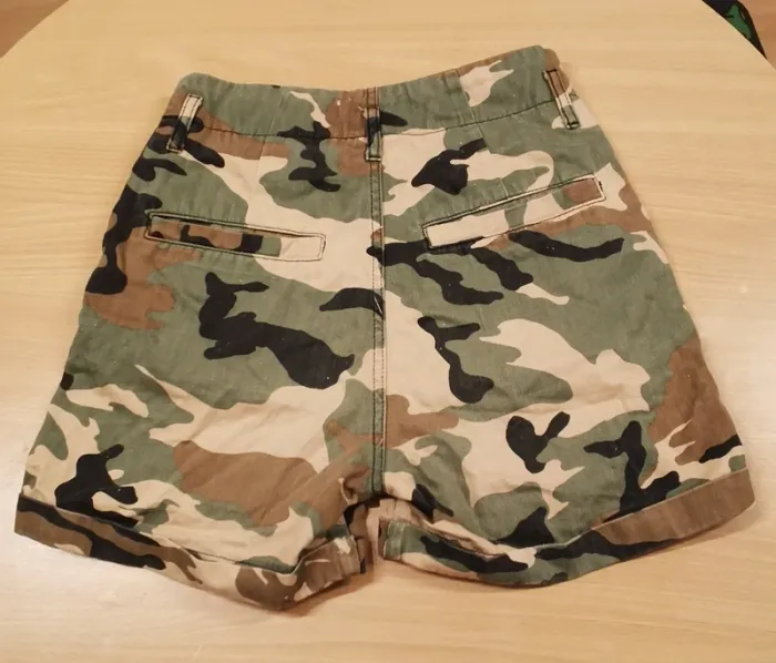 Short en jean armée pull & bear taille 34 - photo numéro 2